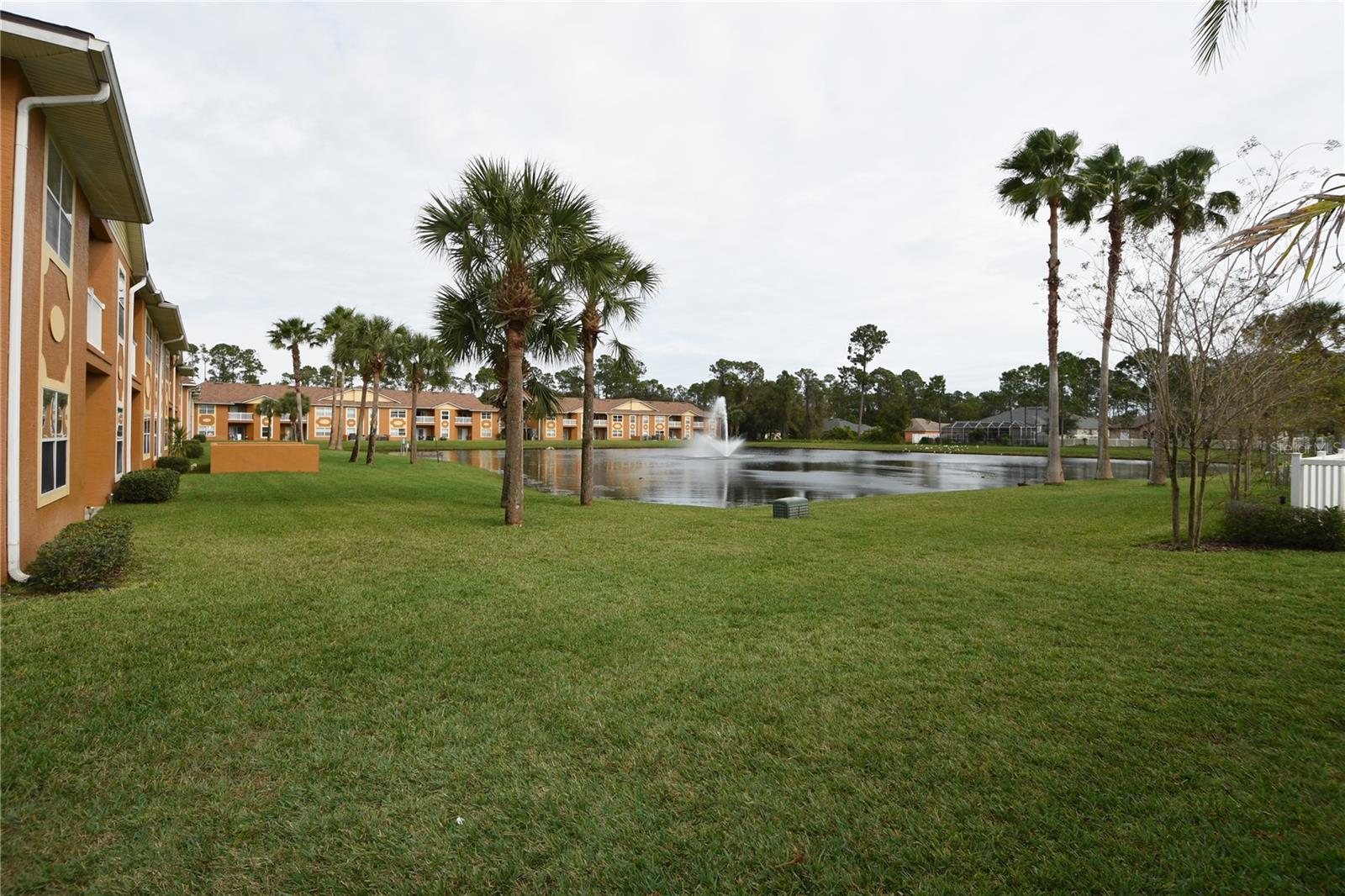 PALM POINTE - Residential