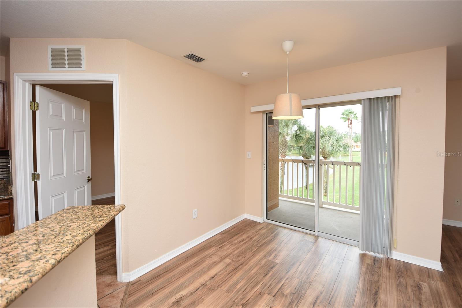 PALM POINTE - Residential