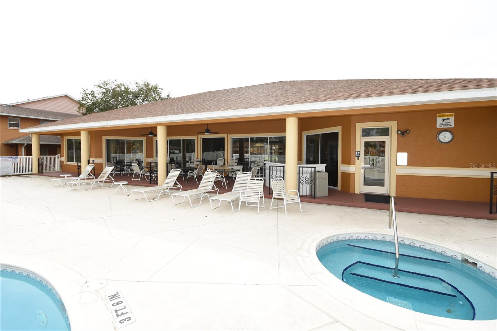 PALM POINTE - Residential