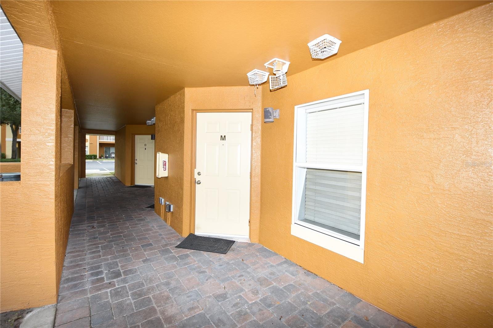 PALM POINTE - Residential