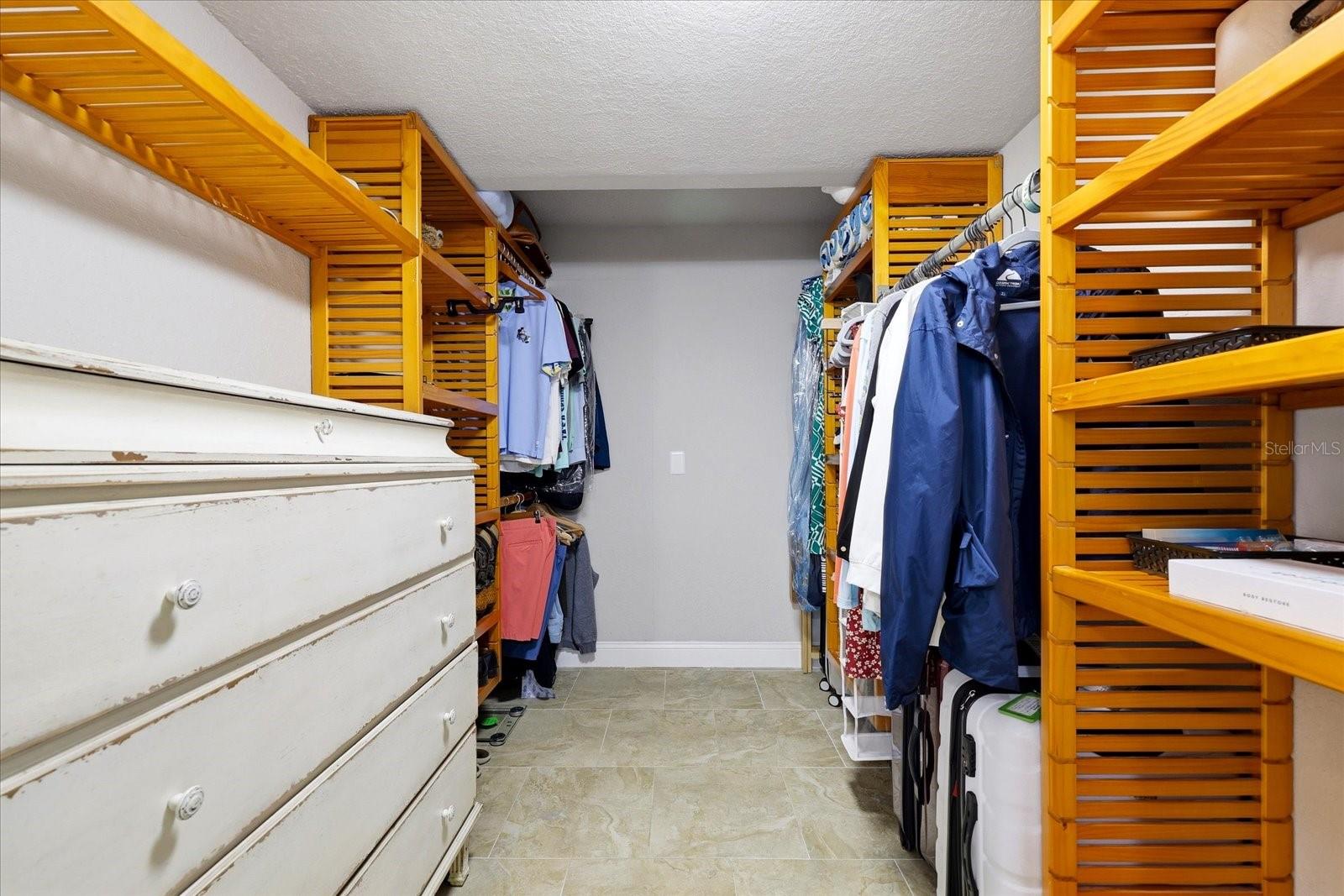 610 ISLAND WAY CONDO - Residential