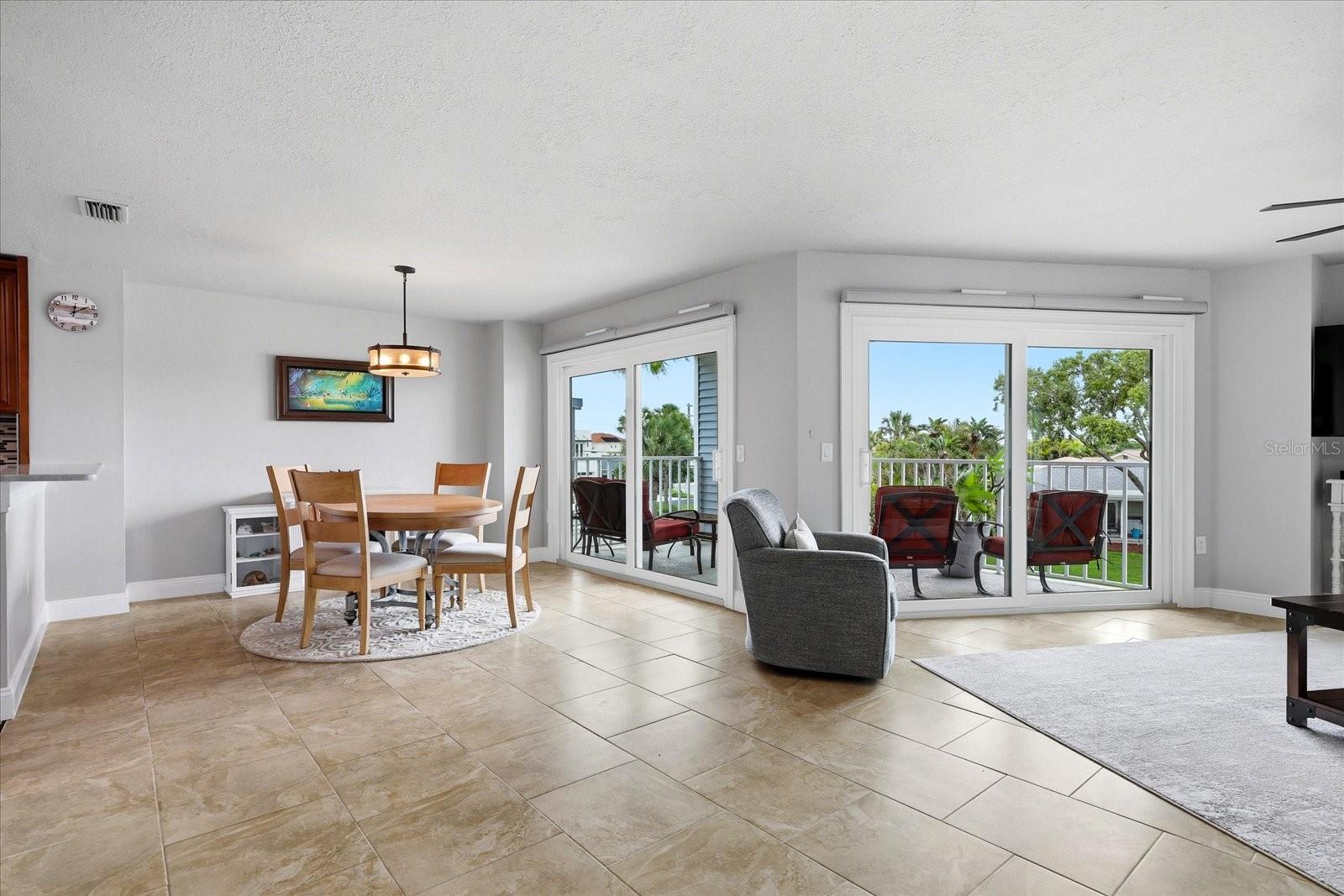 610 ISLAND WAY CONDO - Residential