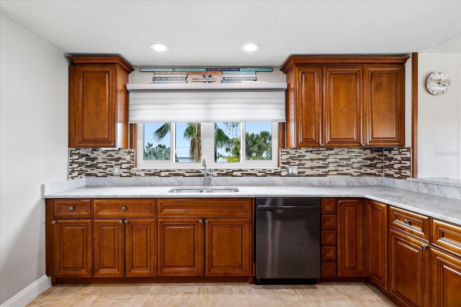 610 ISLAND WAY CONDO - Residential