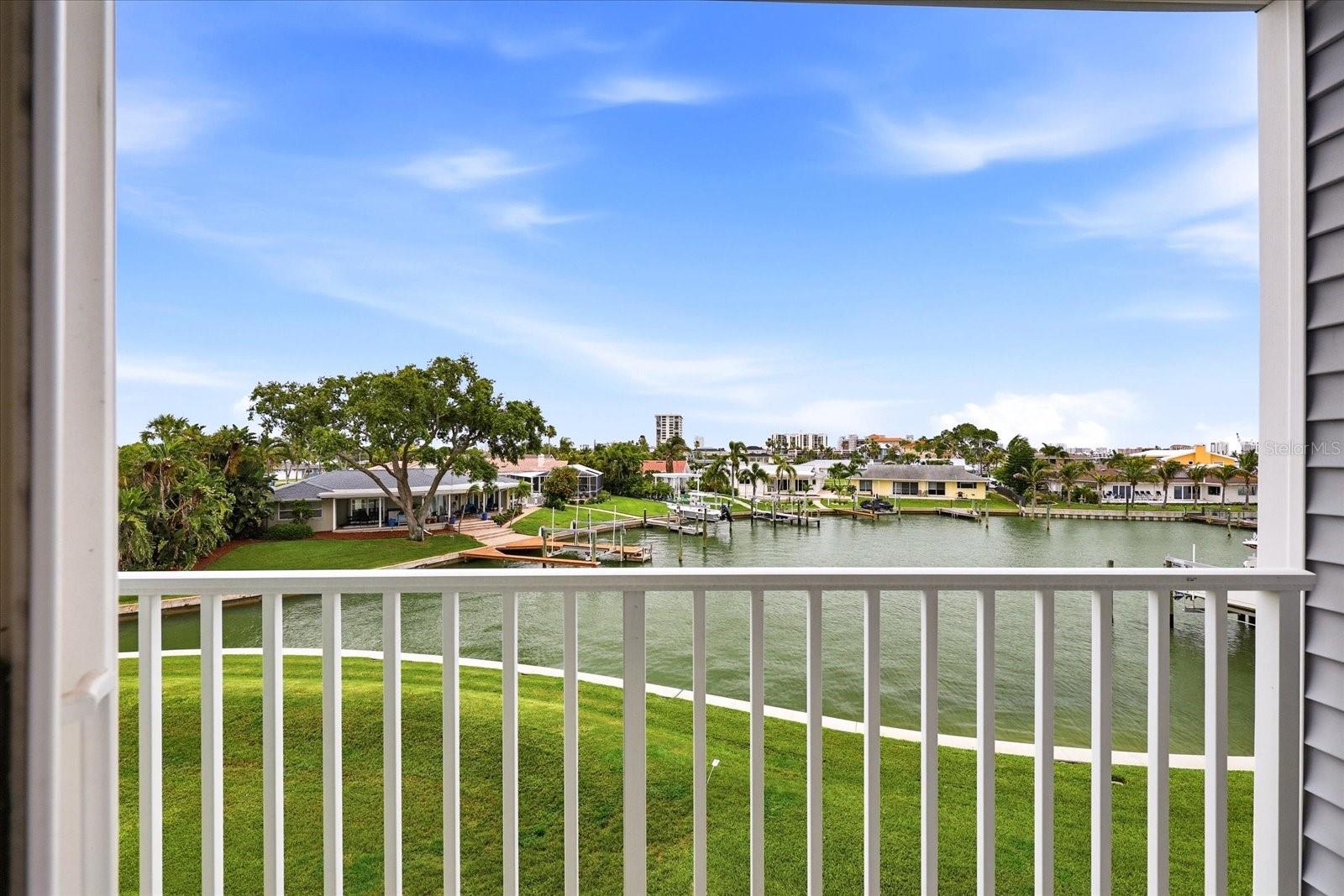 610 ISLAND WAY CONDO - Residential
