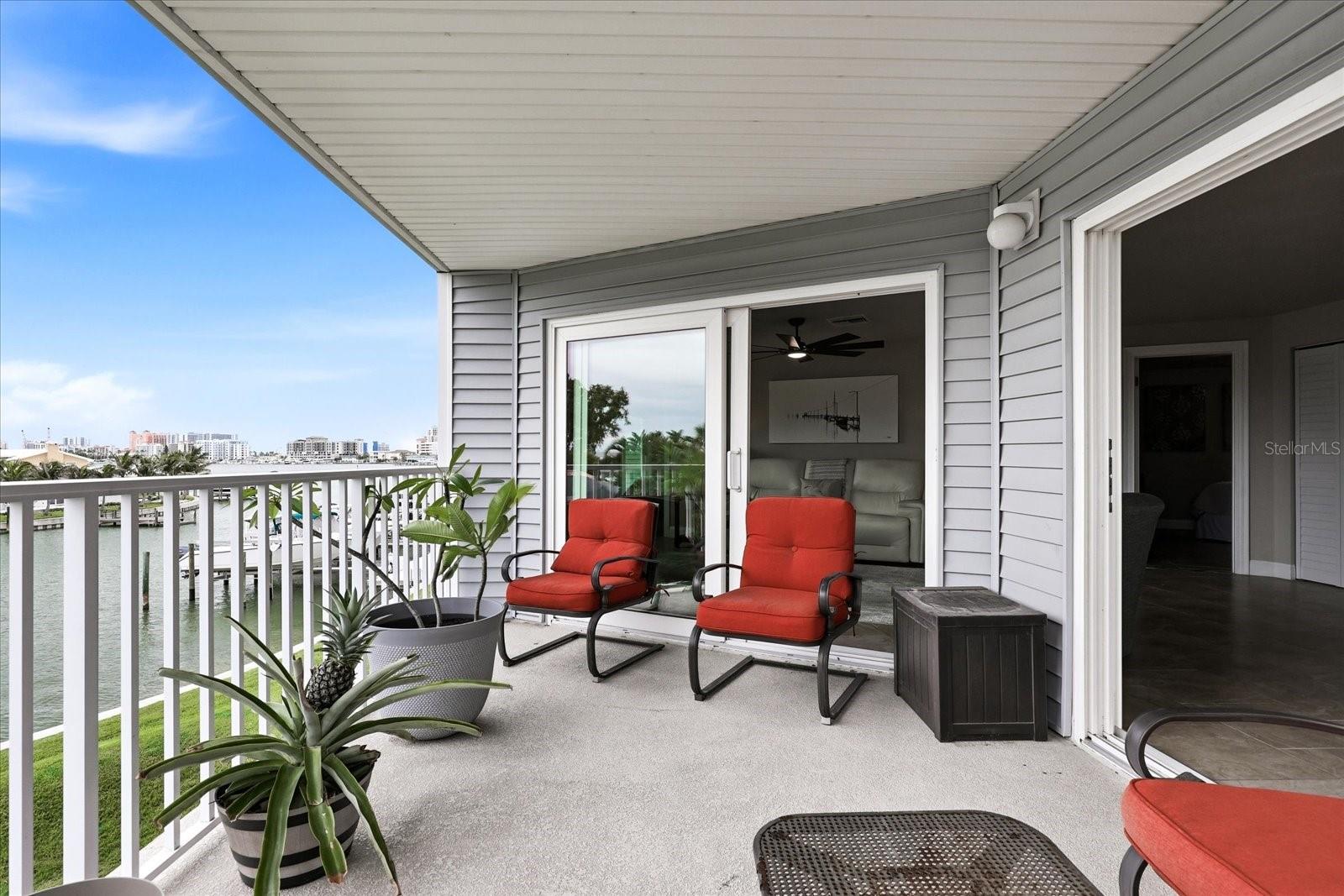 610 ISLAND WAY CONDO - Residential
