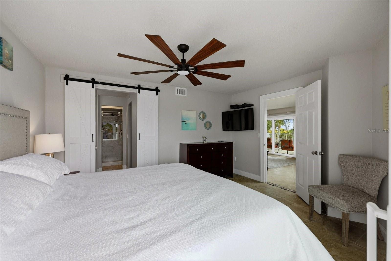 610 ISLAND WAY CONDO - Residential