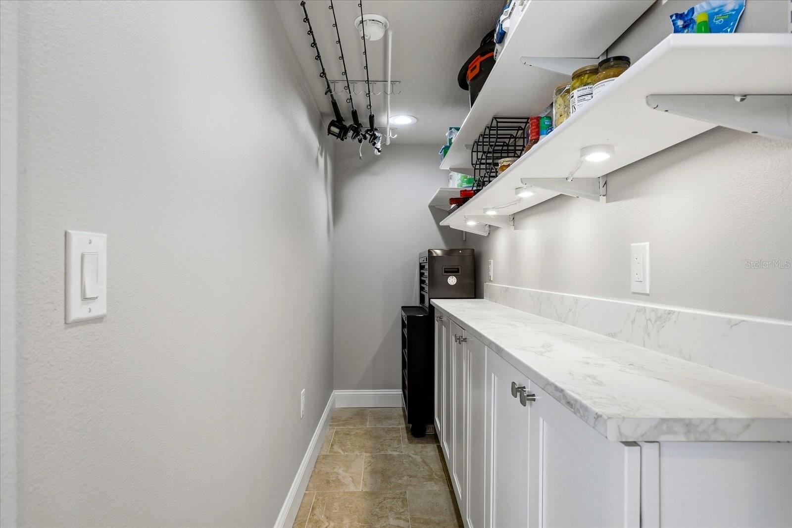 610 ISLAND WAY CONDO - Residential