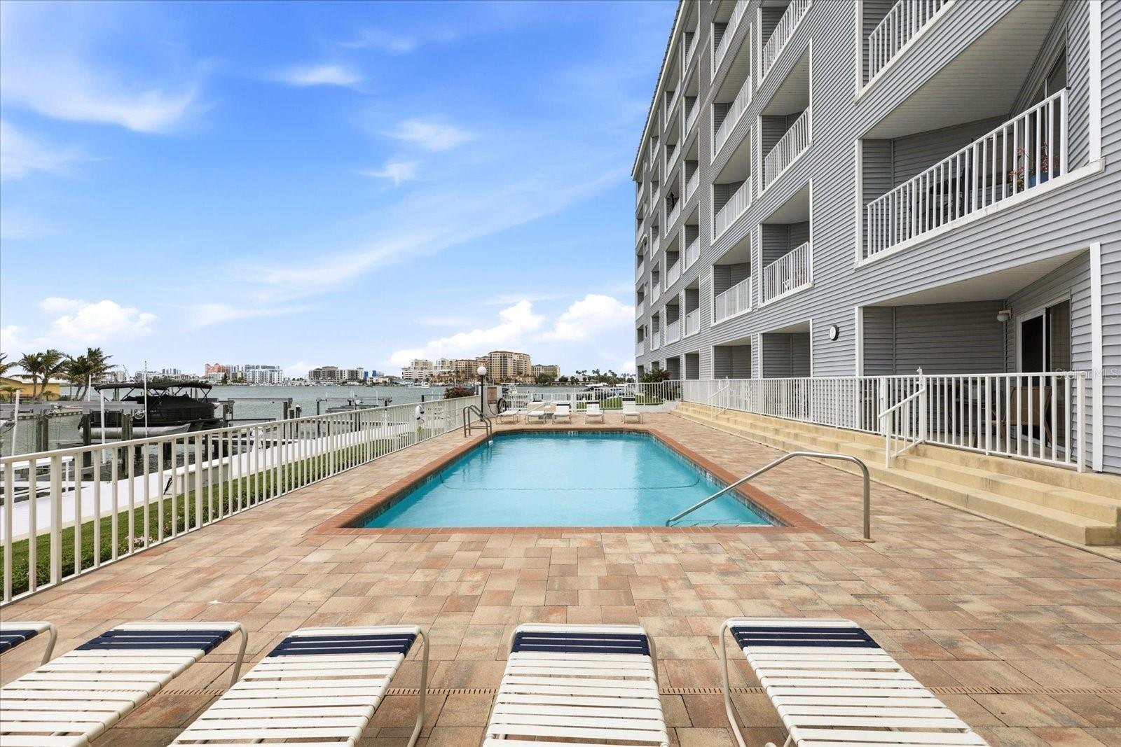 610 ISLAND WAY CONDO - Residential