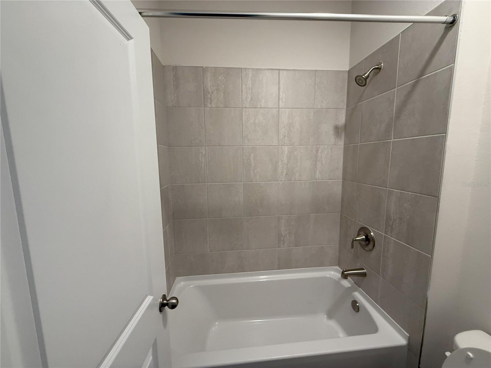 WOODCREEK - Residential Lease