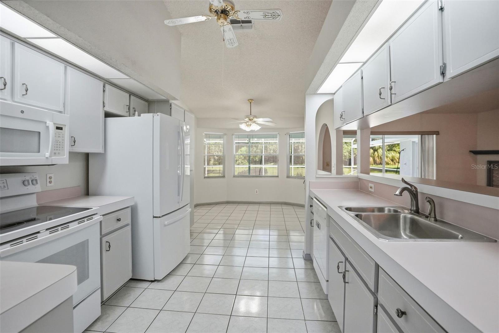 AUTUMN OAKS - Residential