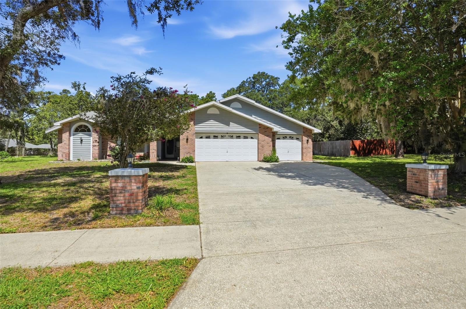 AUTUMN OAKS - Residential