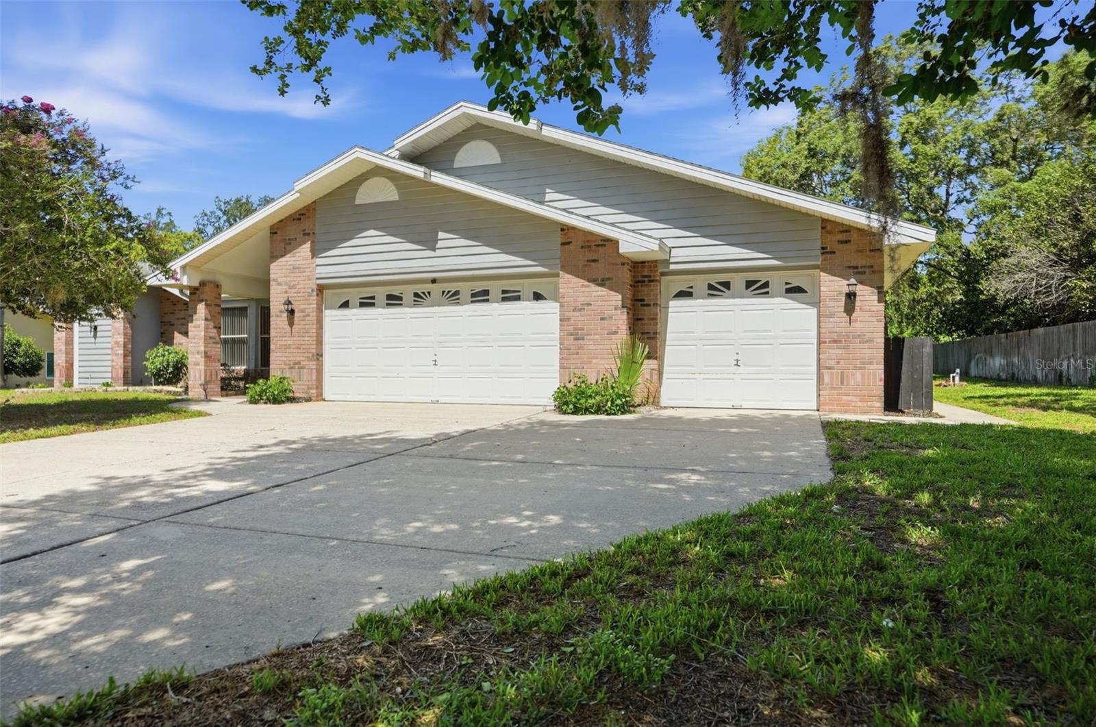AUTUMN OAKS - Residential
