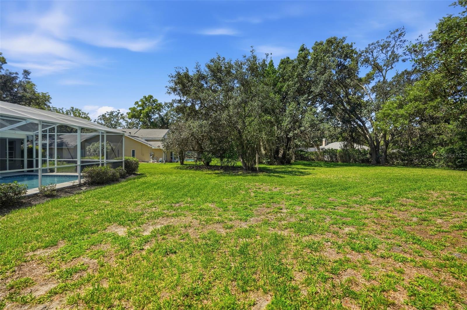 AUTUMN OAKS - Residential