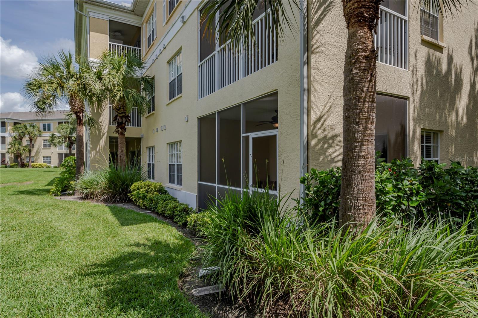HERITAGE OAK PARK/WATERSIDE CLUB 02 AT HERITAGE - Residential