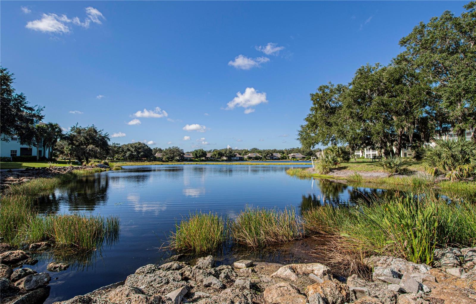 HERITAGE OAK PARK/WATERSIDE CLUB 02 AT HERITAGE - Residential