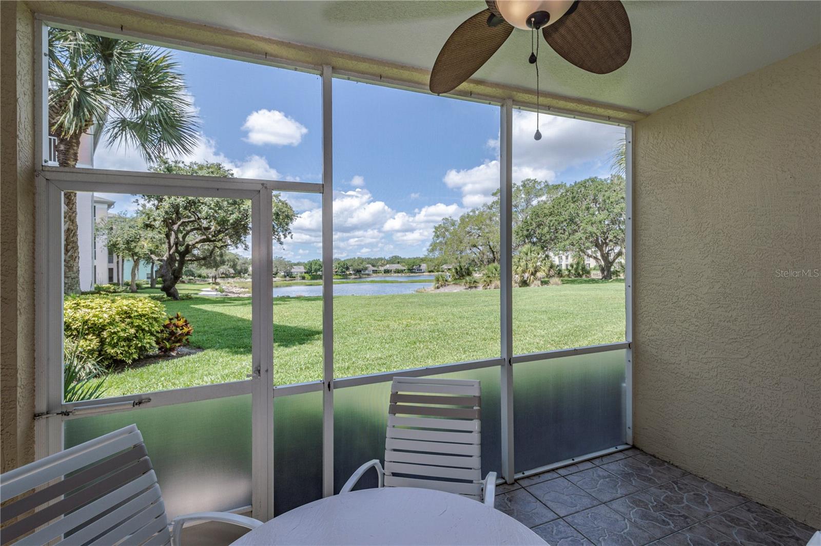 HERITAGE OAK PARK/WATERSIDE CLUB 02 AT HERITAGE - Residential