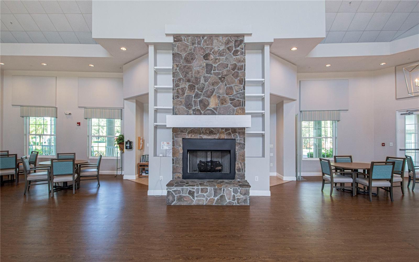 HERITAGE OAK PARK/WATERSIDE CLUB 02 AT HERITAGE - Residential
