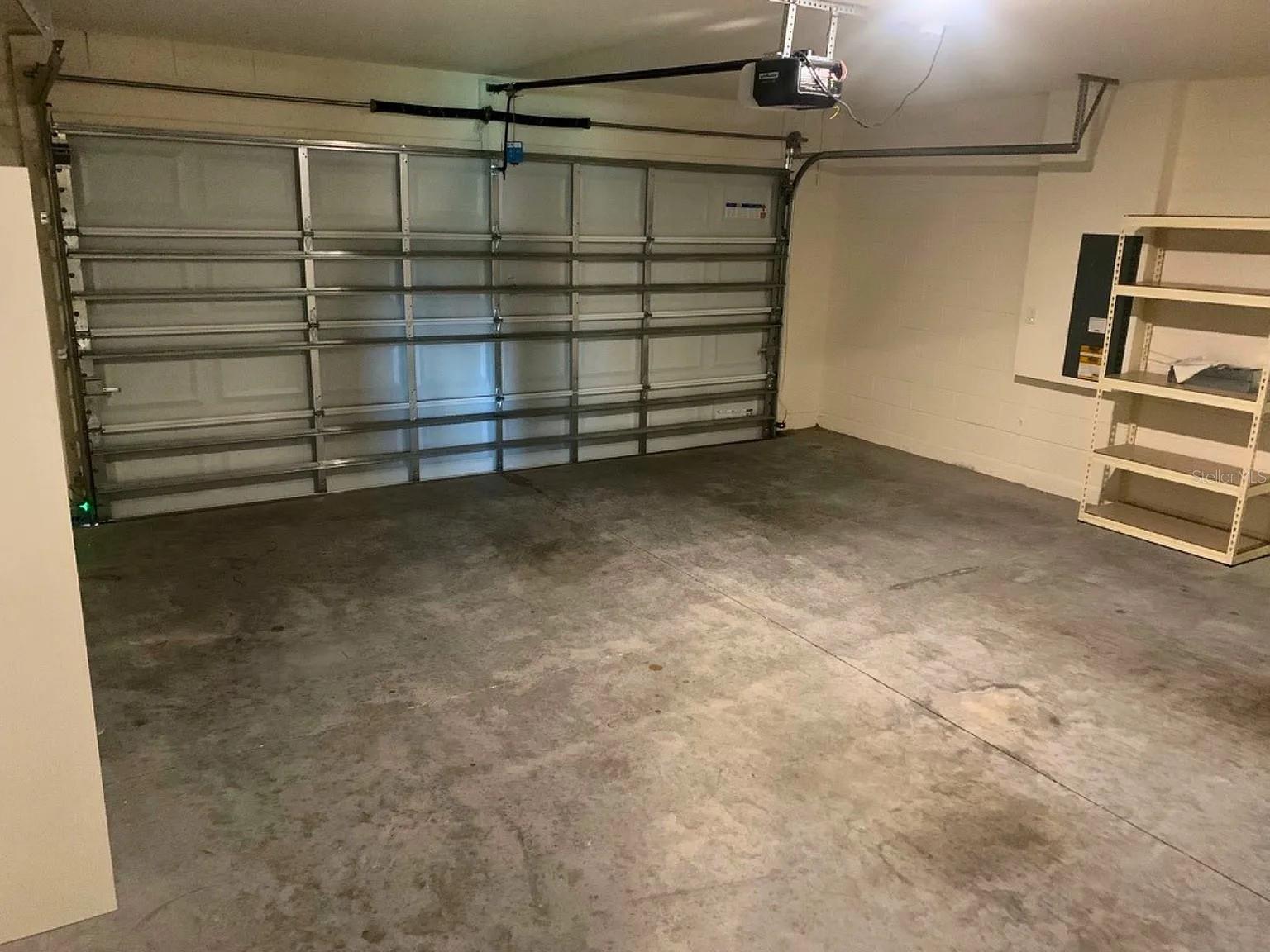 TWISTED OAKS - Residential Lease