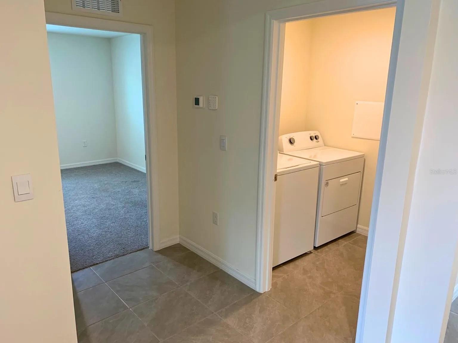 TWISTED OAKS - Residential Lease