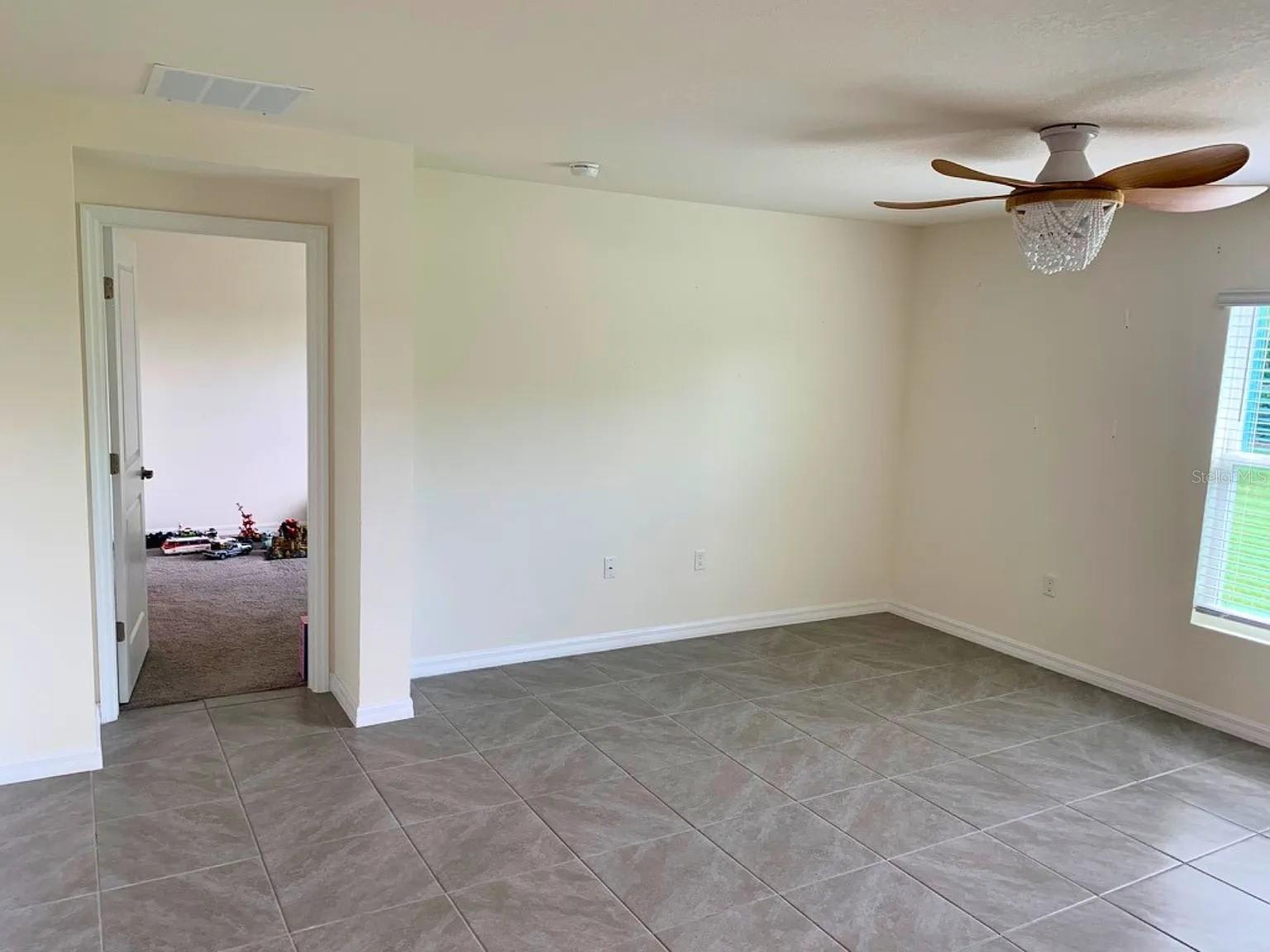 TWISTED OAKS - Residential Lease