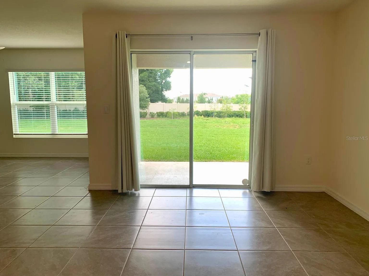 TWISTED OAKS - Residential Lease