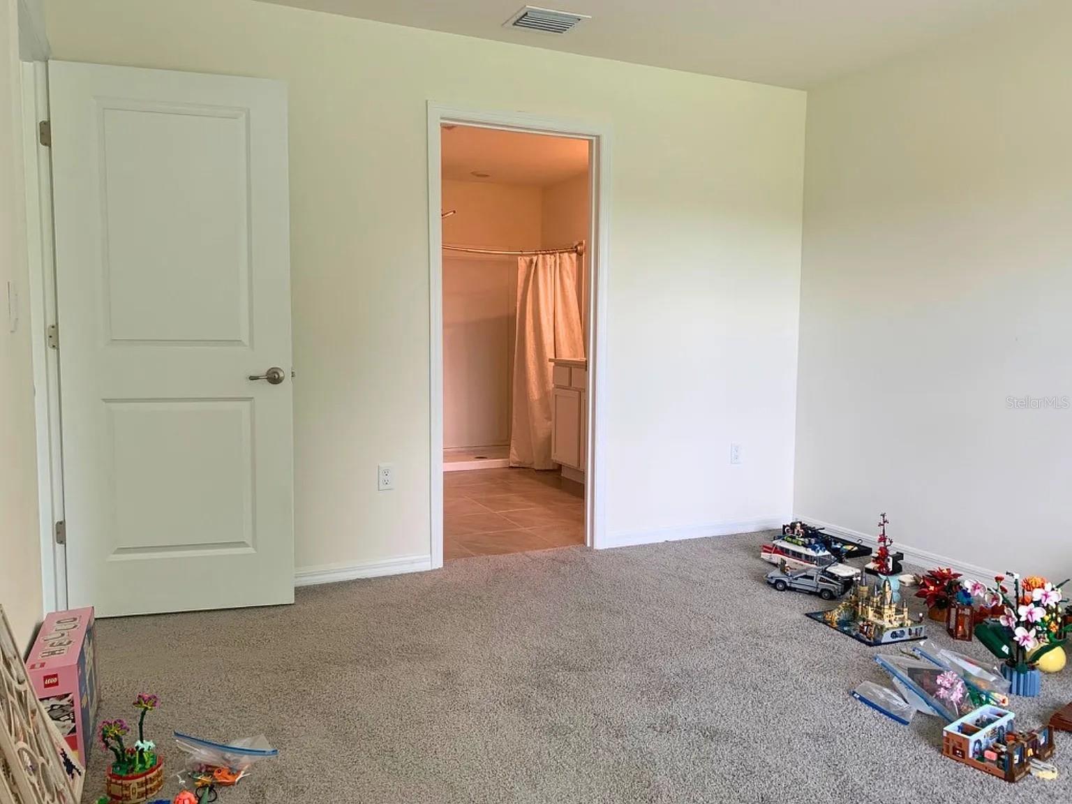 TWISTED OAKS - Residential Lease