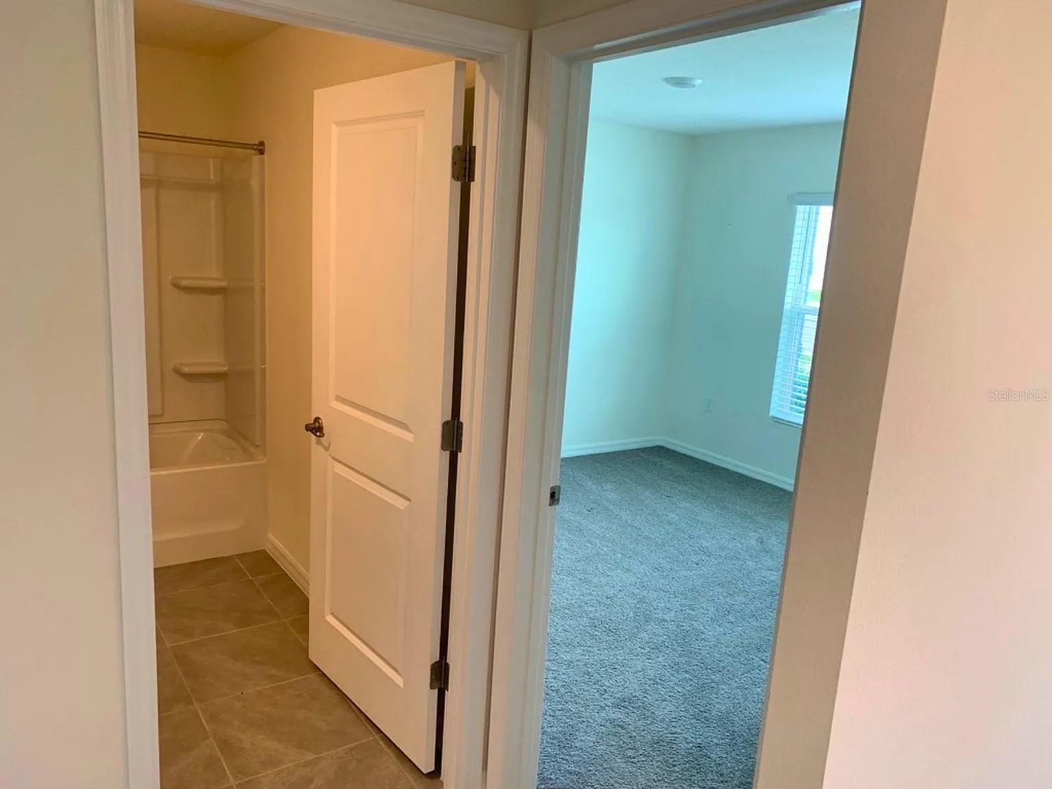 TWISTED OAKS - Residential Lease