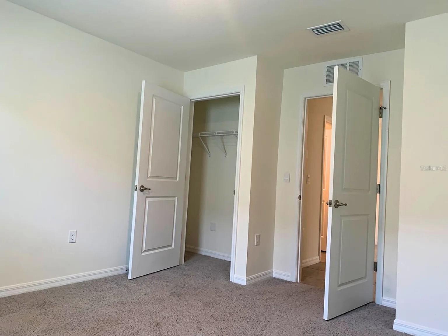 TWISTED OAKS - Residential Lease