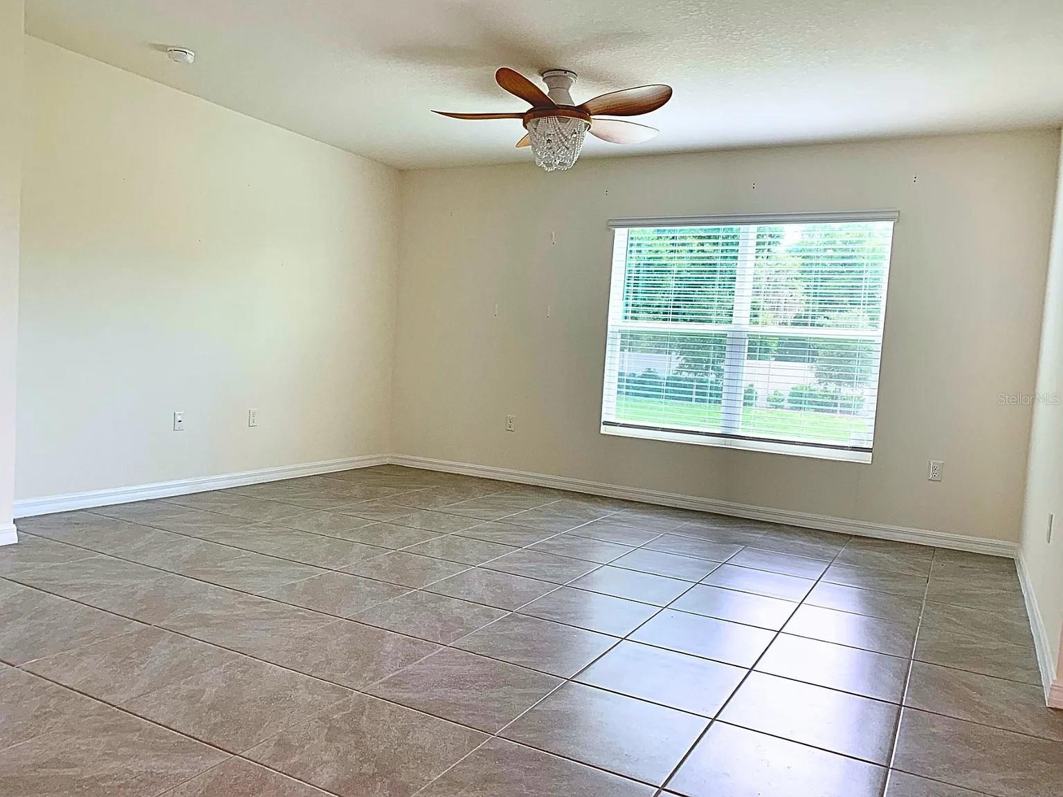 TWISTED OAKS - Residential Lease