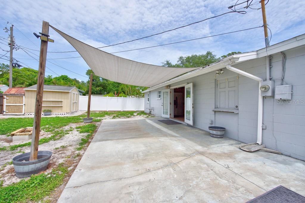 FAIRLAWN PARK MANOR - Residential