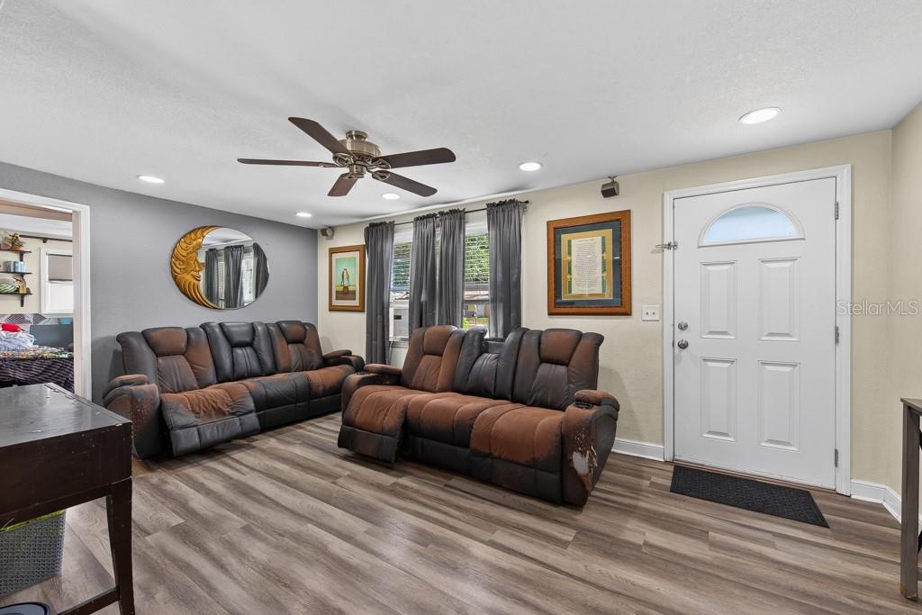 FAIRLAWN PARK MANOR - Residential
