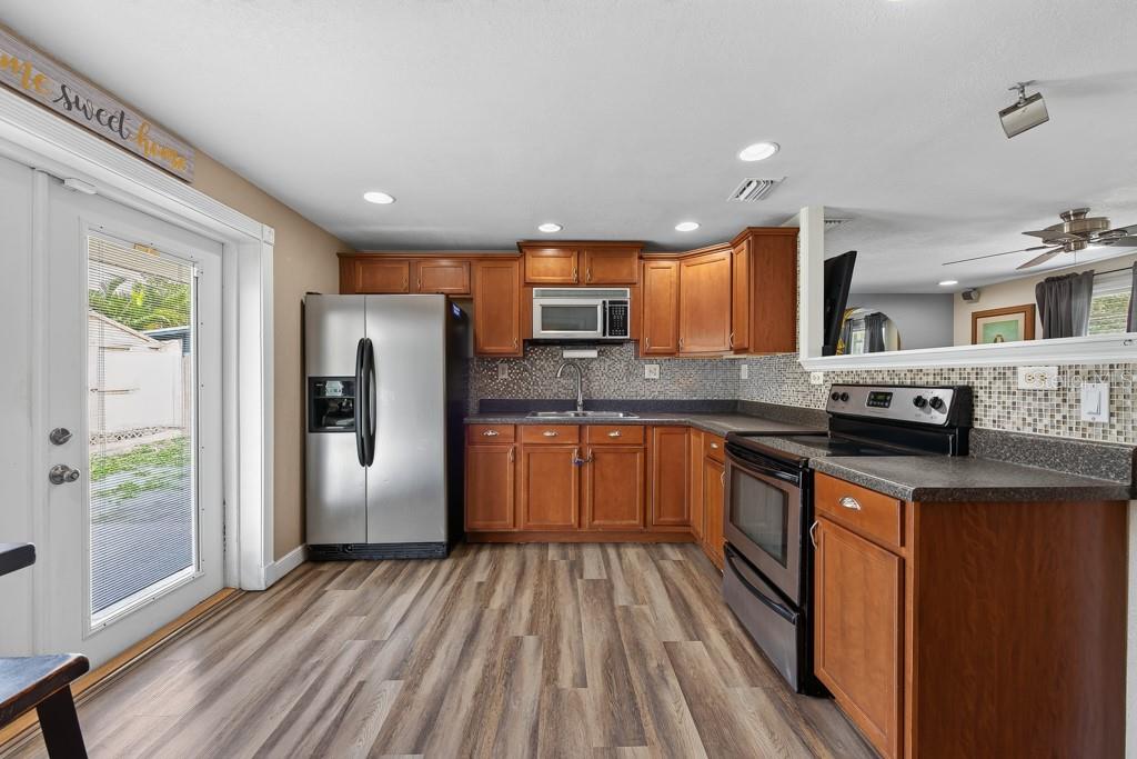 FAIRLAWN PARK MANOR - Residential