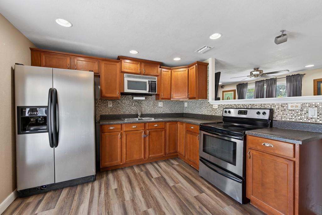 FAIRLAWN PARK MANOR - Residential