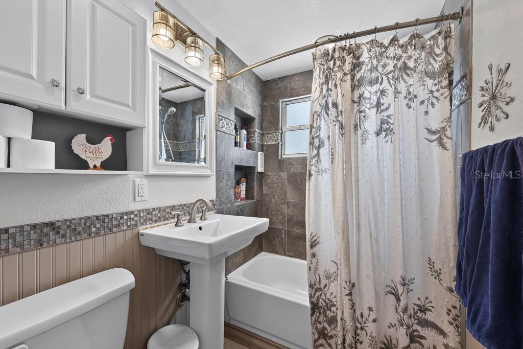 FAIRLAWN PARK MANOR - Residential