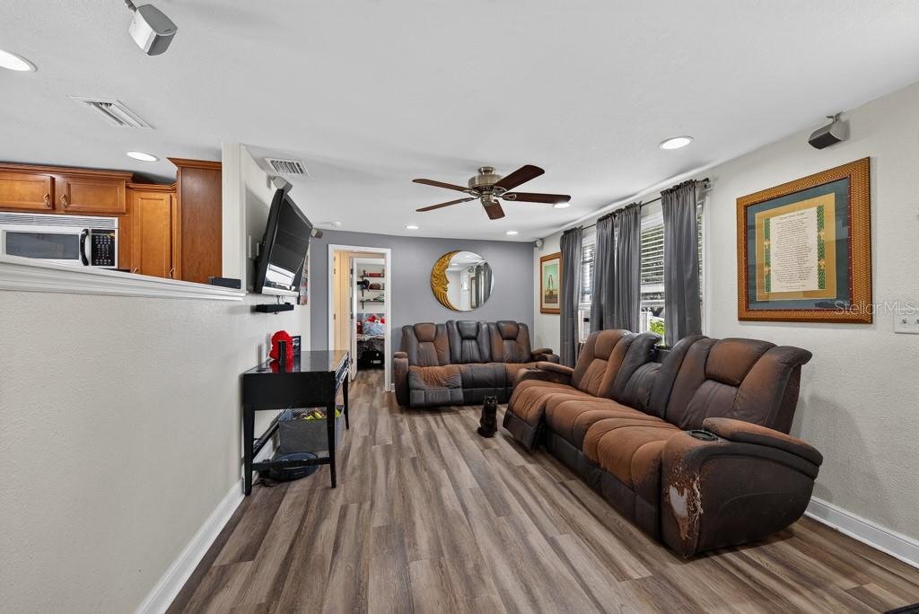 FAIRLAWN PARK MANOR - Residential
