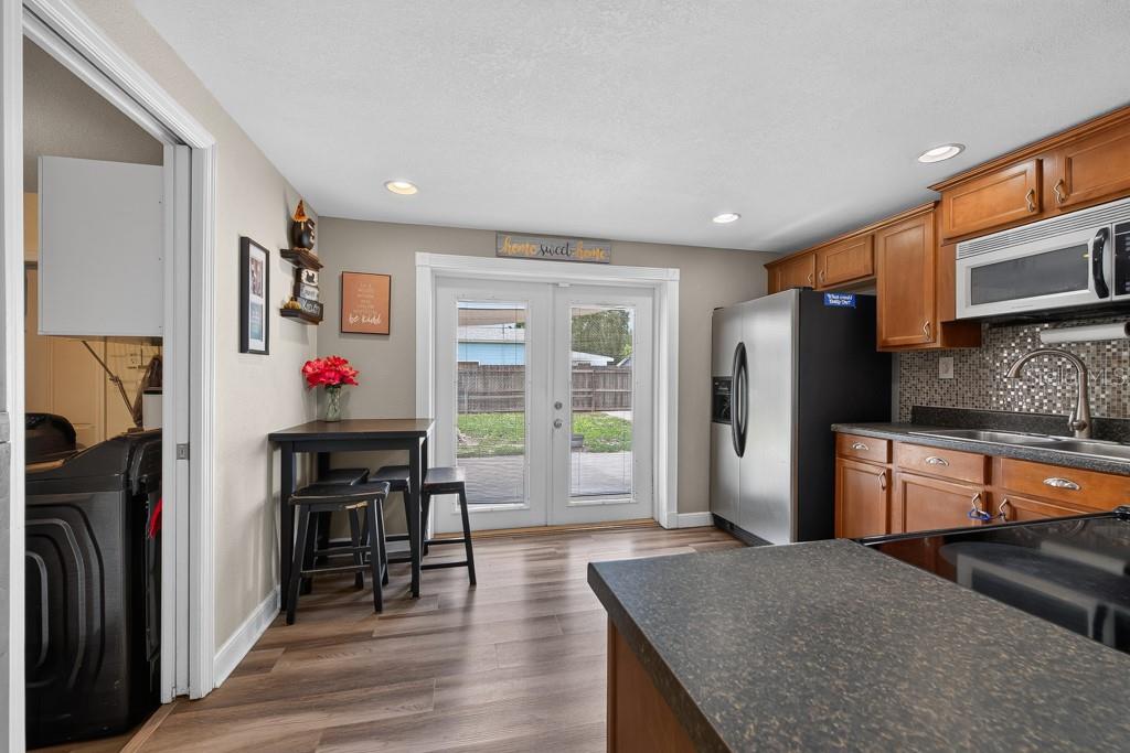 FAIRLAWN PARK MANOR - Residential
