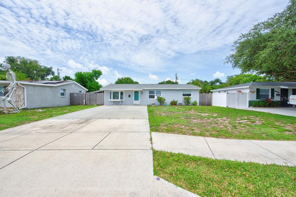 FAIRLAWN PARK MANOR - Residential