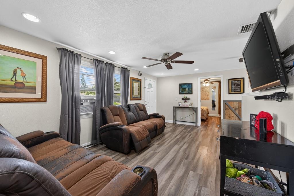 FAIRLAWN PARK MANOR - Residential