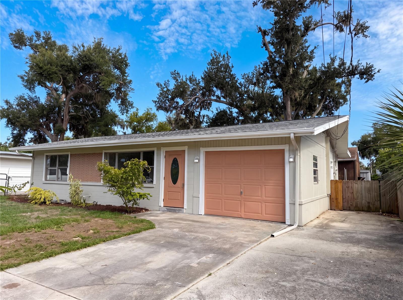 GATES ESTATE OR MANATEE HOTEL LT - Residential