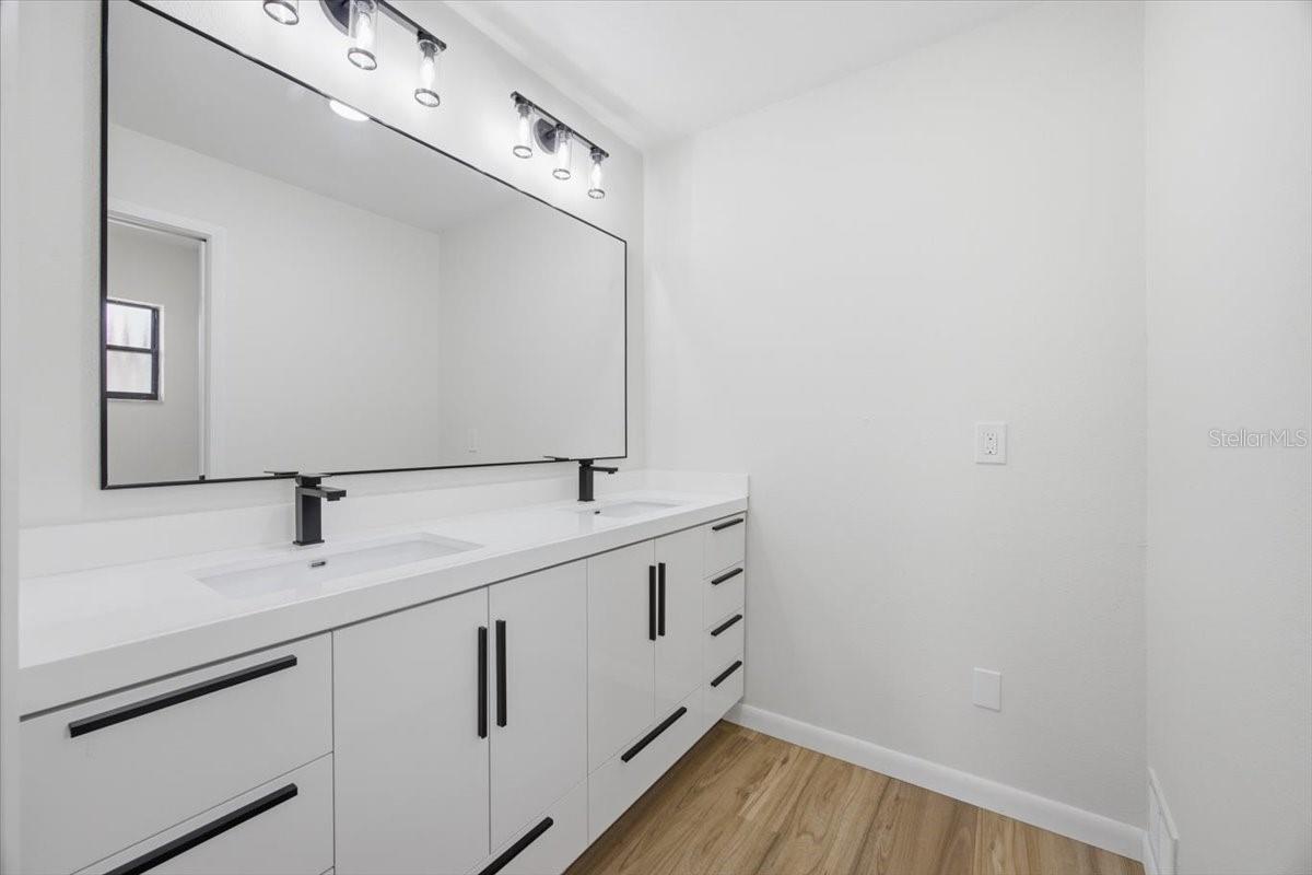 LEISURE SHORES - Residential
