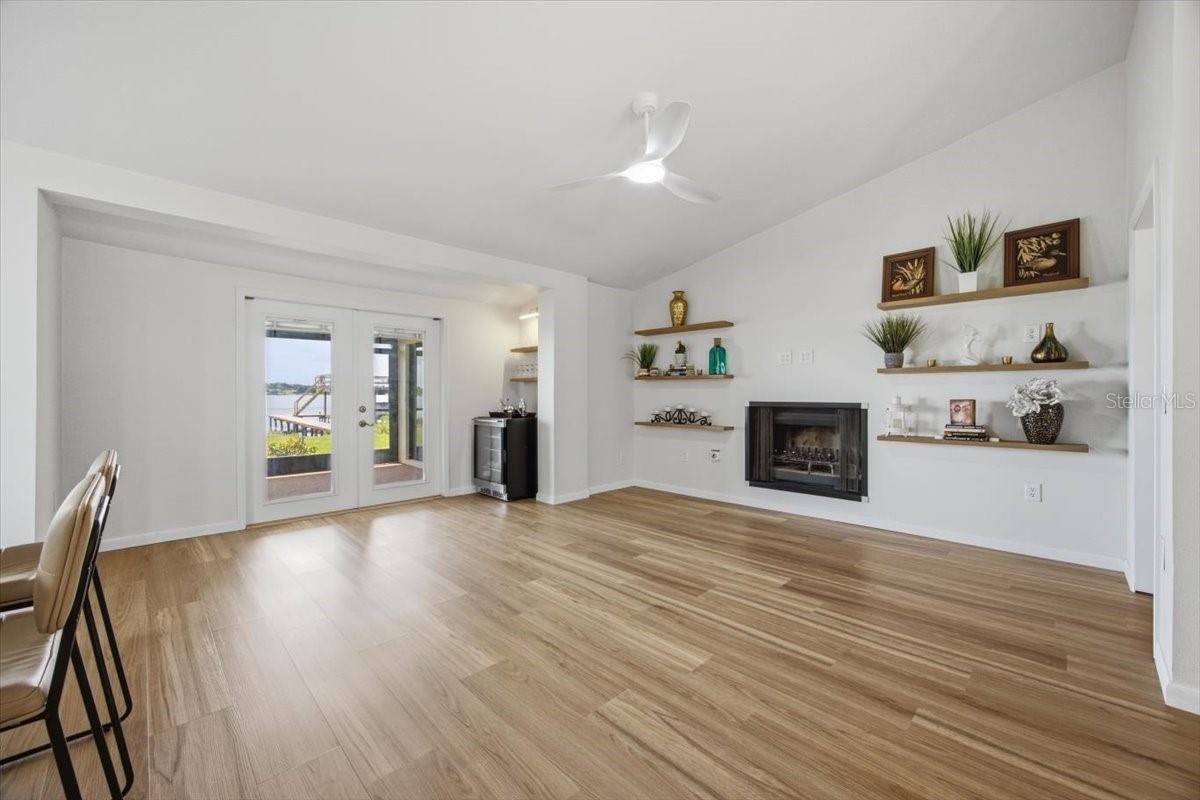 LEISURE SHORES - Residential