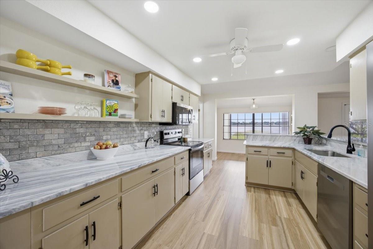 LEISURE SHORES - Residential