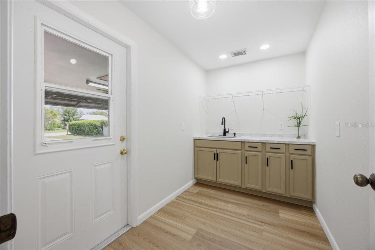 LEISURE SHORES - Residential