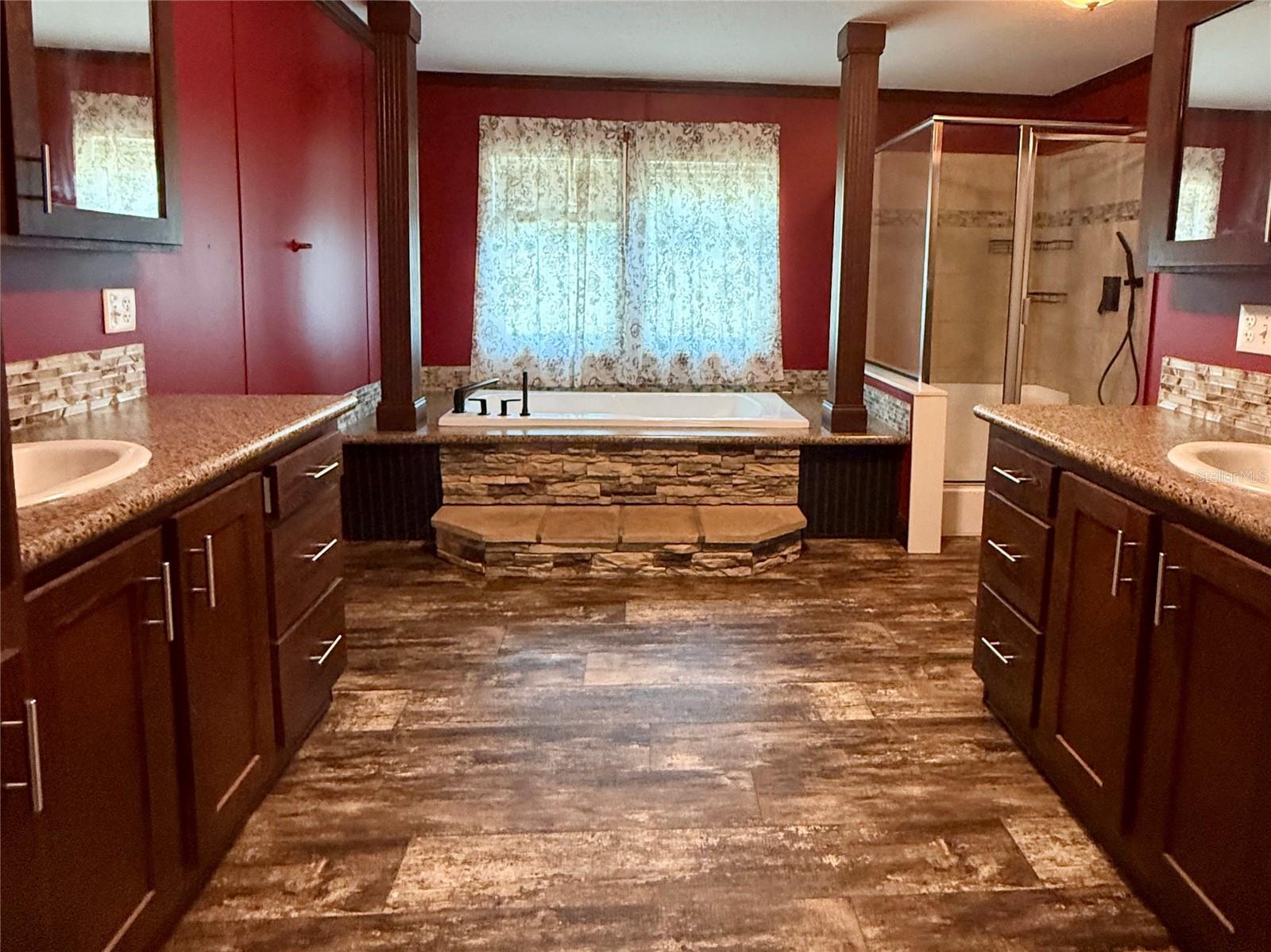 LAKE DIOR ESTATES TR 11 - Residential