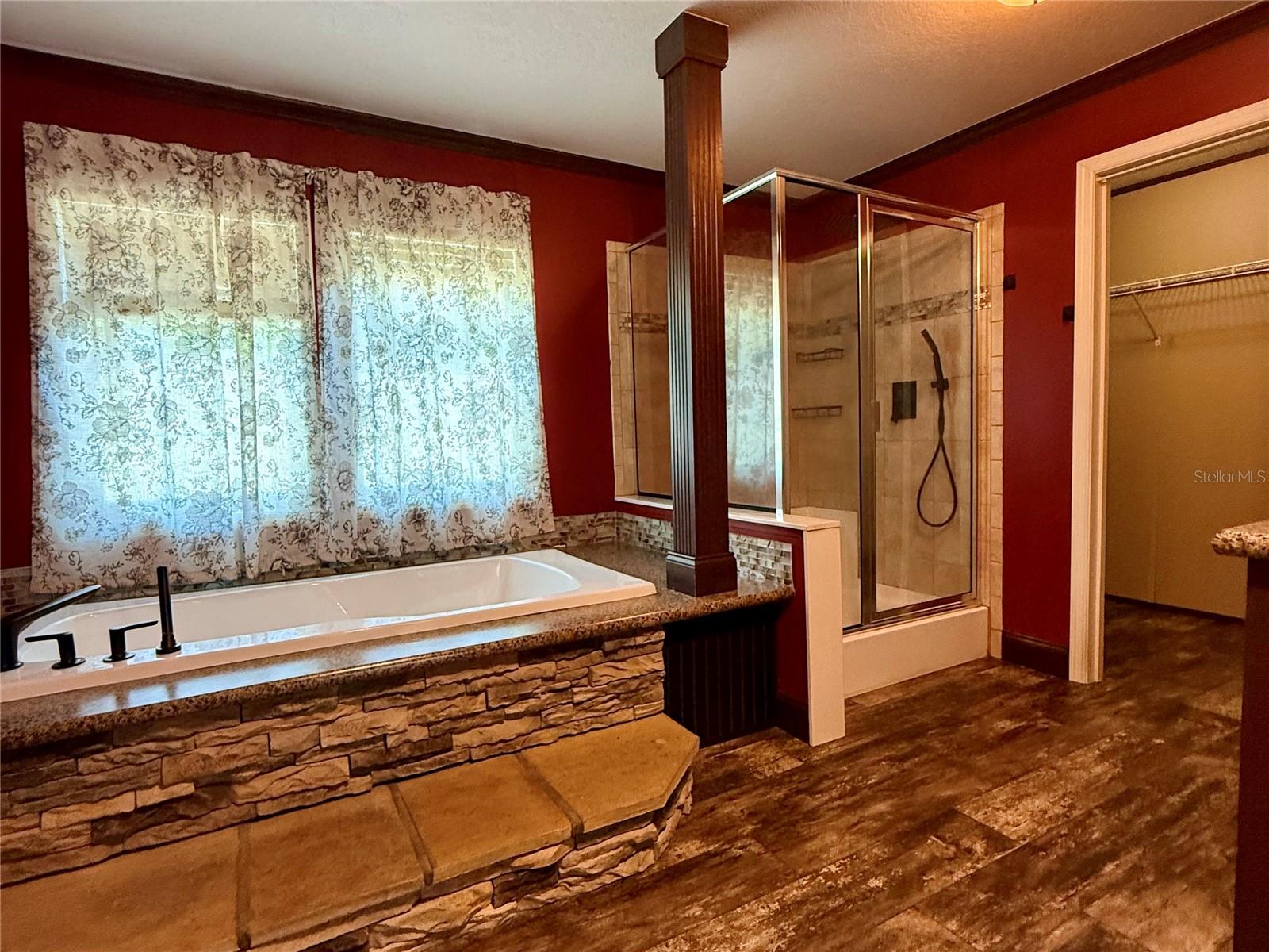 LAKE DIOR ESTATES TR 11 - Residential