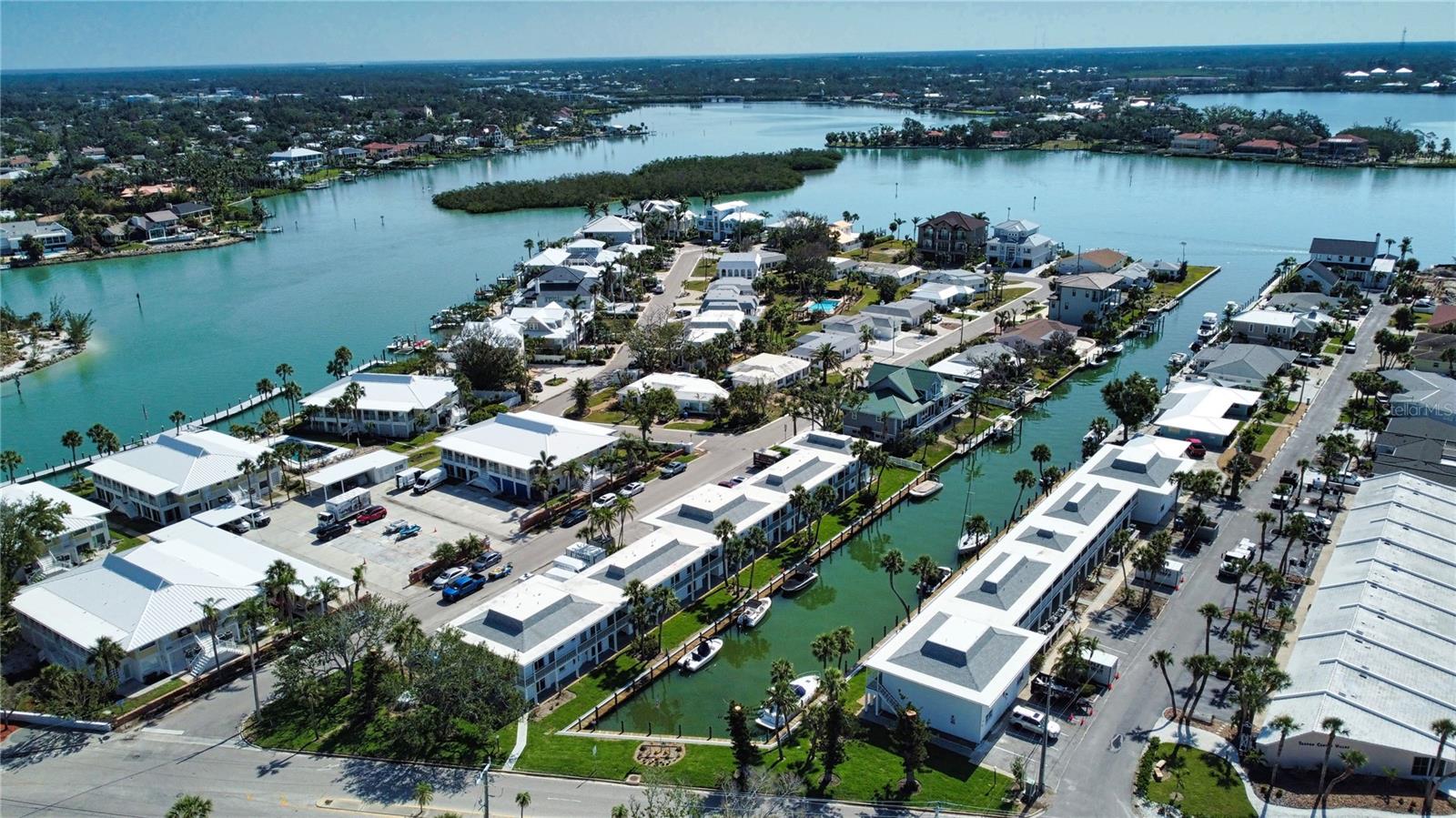 BAHIA VISTA GULF - Residential