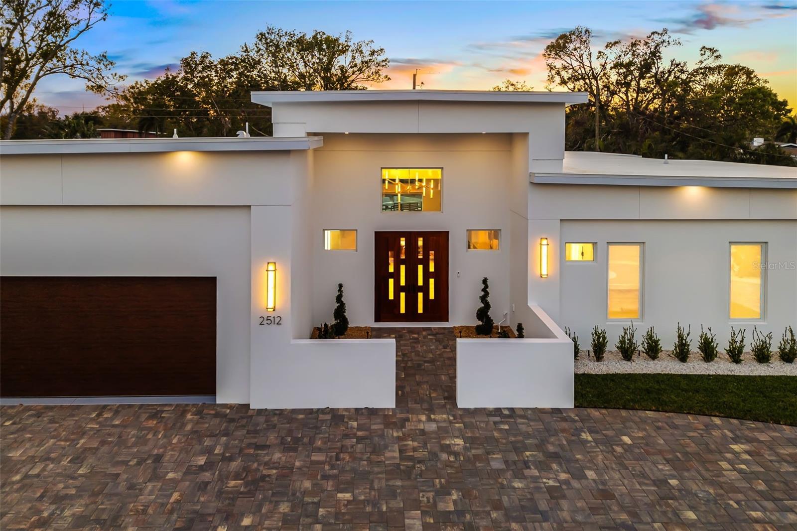 SOUTH GATE - Residential