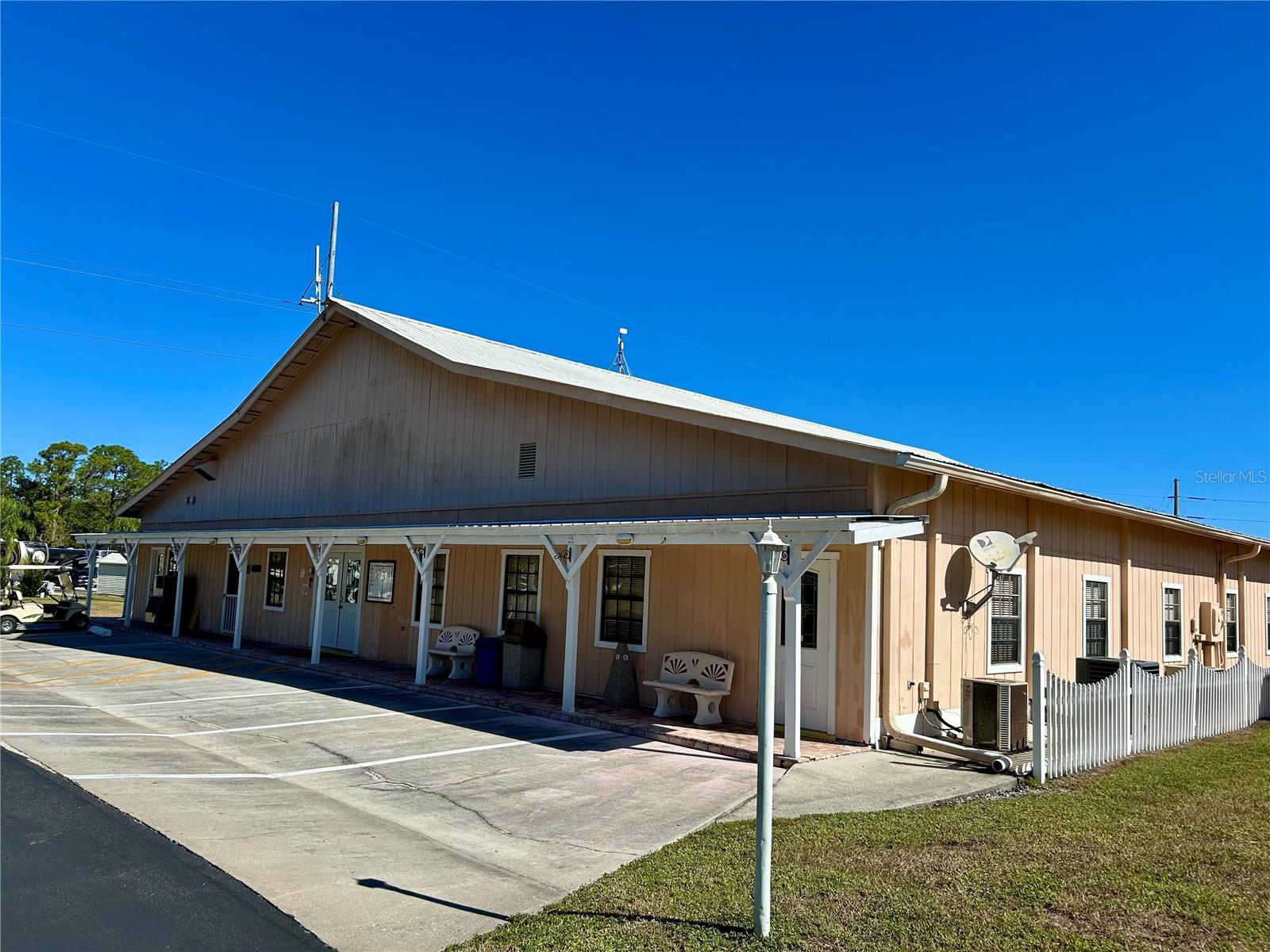 TORREY OAKS RV & GOLF RESIDENCE - Land