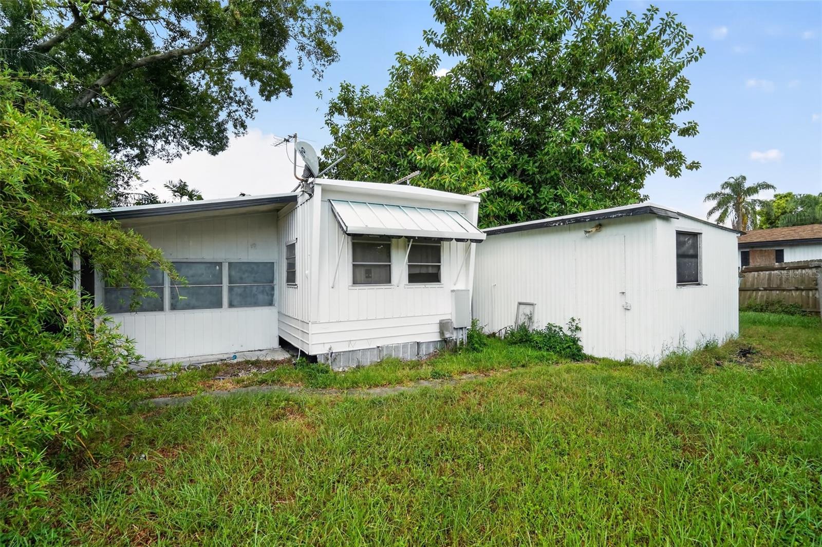 Prime oversized lot in the heart of Ruskin with endless potential for redevelopment, investment, or your future vision. Conveniently located near shopping, dining, schools, and major roadways.