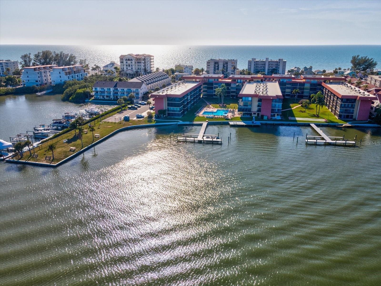 BAY MARINER THE CONDO - Residential
